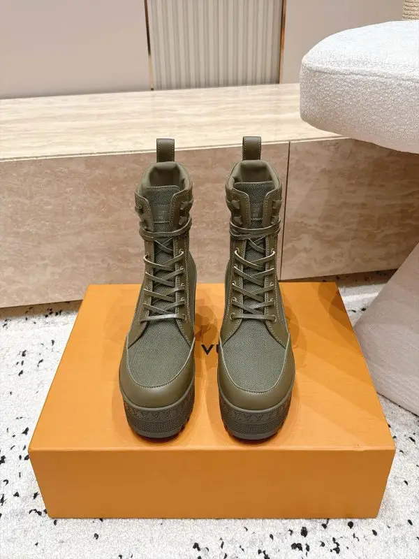 Louis Vuitton Boots women's — Photo 2