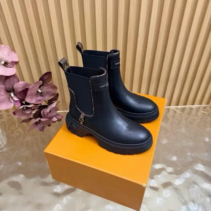 Louis Vuitton Boots women's — Photo 2