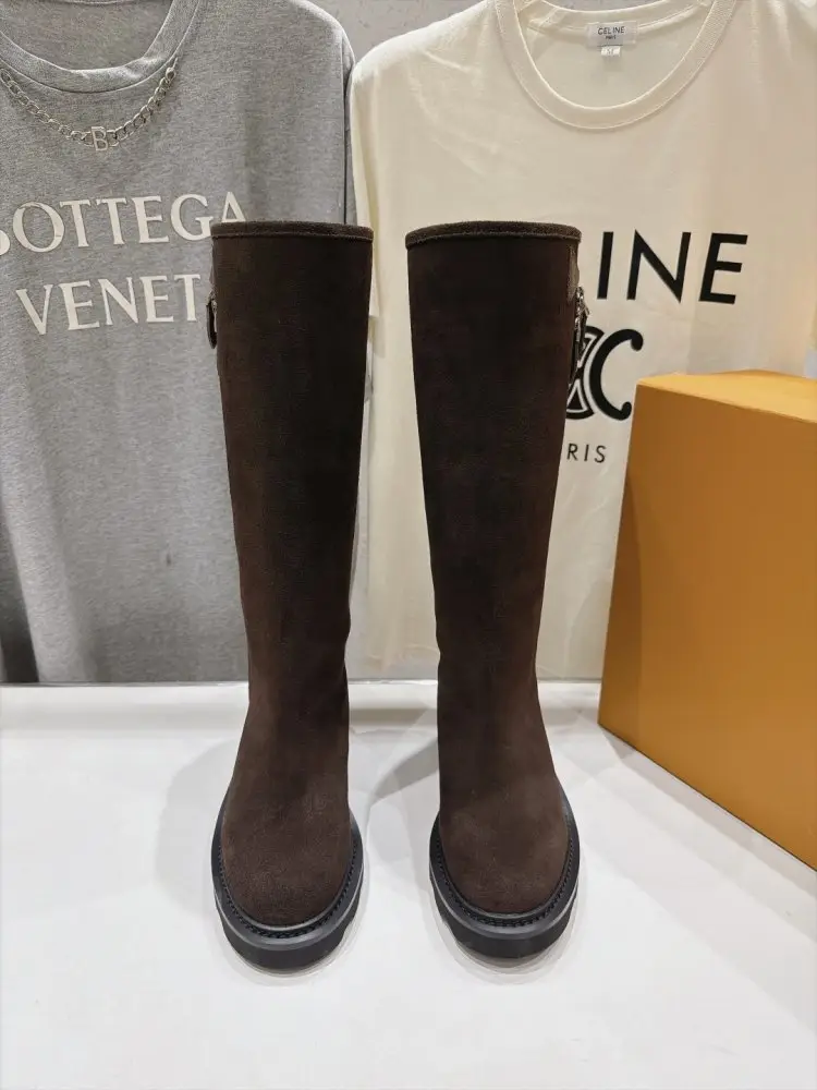Louis Vuitton Сапоги женские — Фото 2