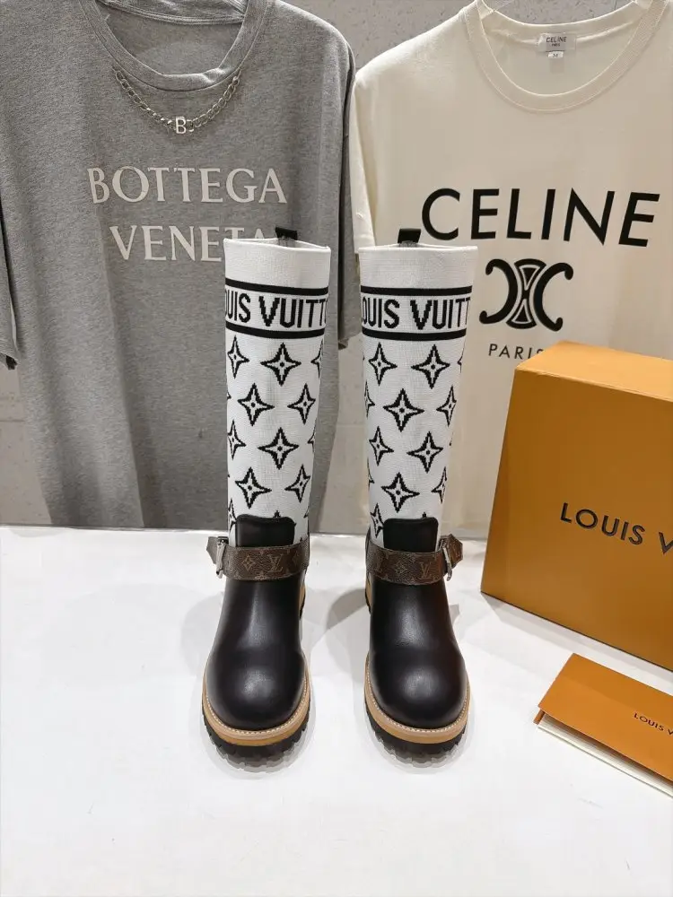 Louis Vuitton Сапоги женские — Фото 2