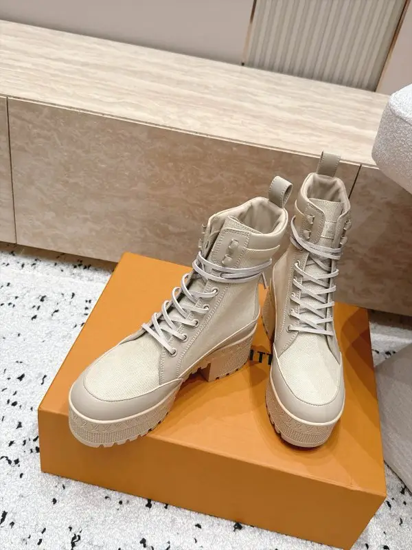 Louis Vuitton Boots women's — Photo 3