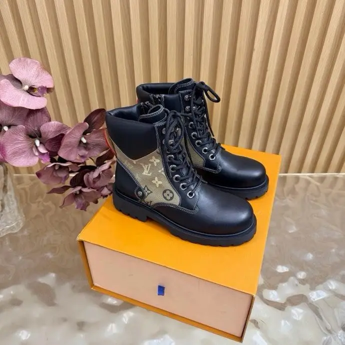 Louis Vuitton Boots women's — Photo 3