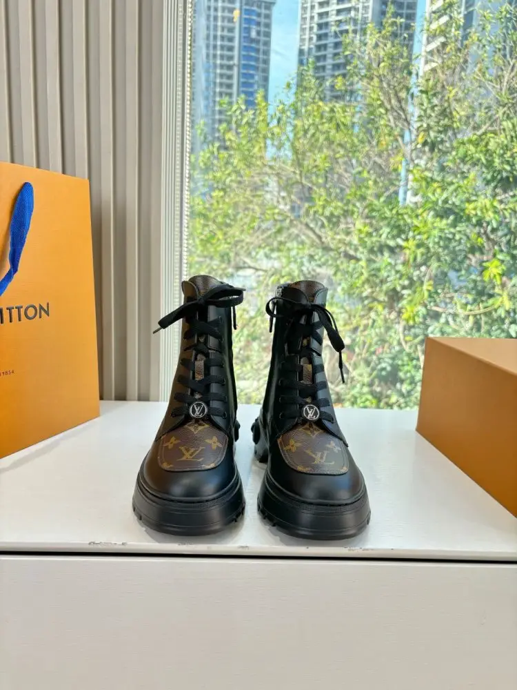 Louis Vuitton Boots women's — Photo 3