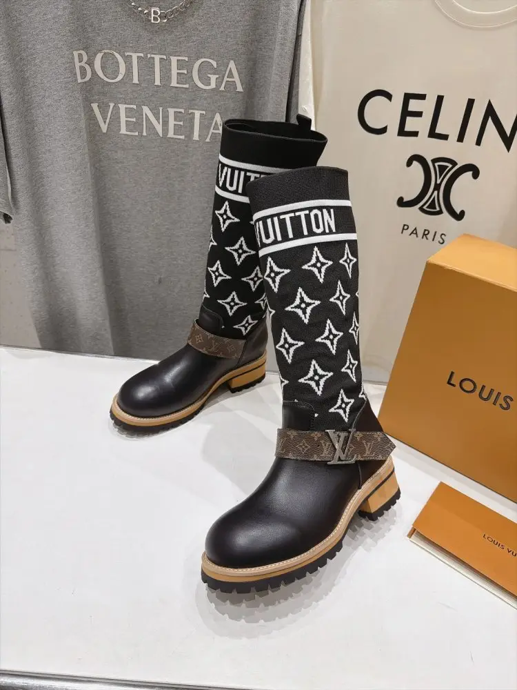 Louis Vuitton Сапоги женские — Фото 3