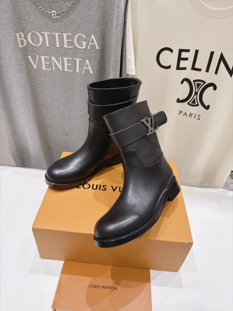 Louis Vuitton Boots women's — Photo 3