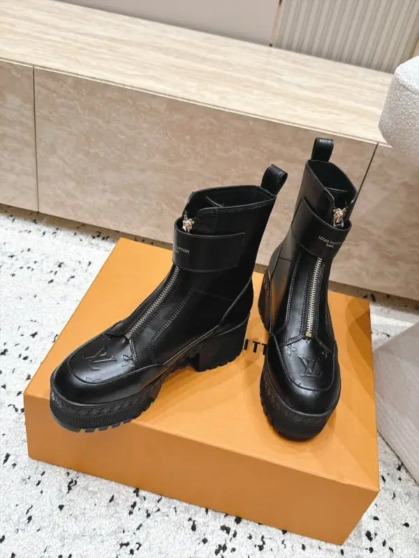 Louis Vuitton Boots women's — Photo 3
