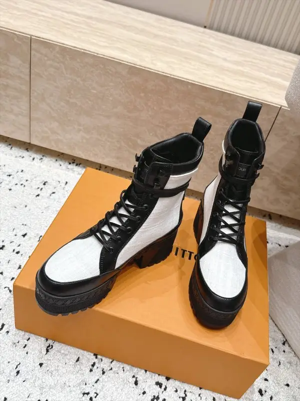 Louis Vuitton Boots women's — Photo 3