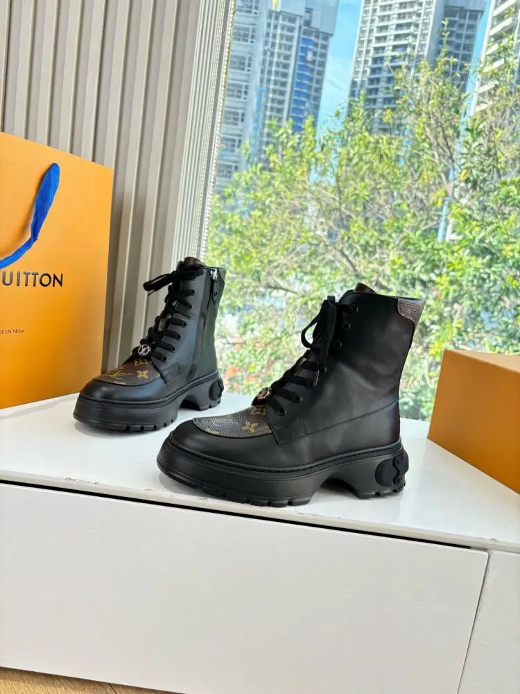 Louis Vuitton Boots women's — Photo 4