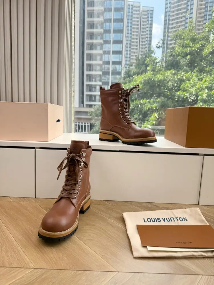 Louis Vuitton Boots women's — Photo 4