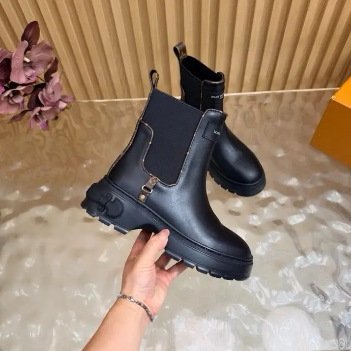 Louis Vuitton Boots women's — Photo 4