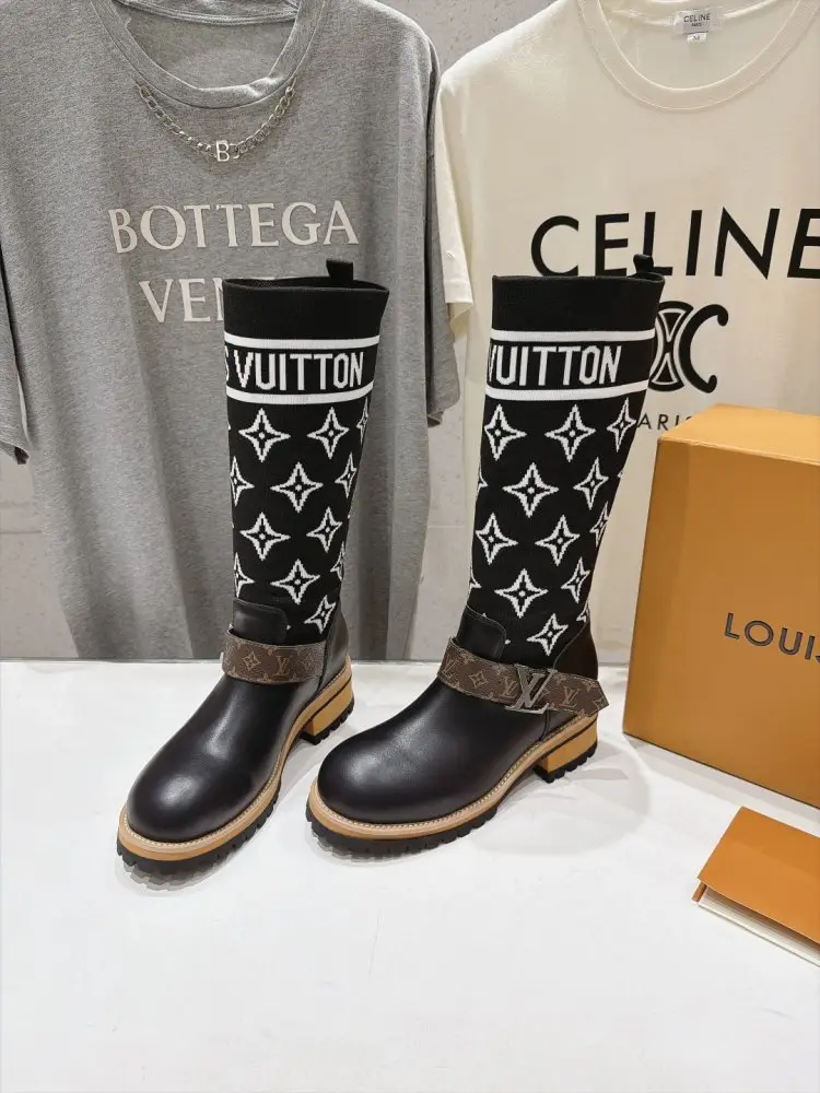 Louis Vuitton Сапоги женские — Фото 4