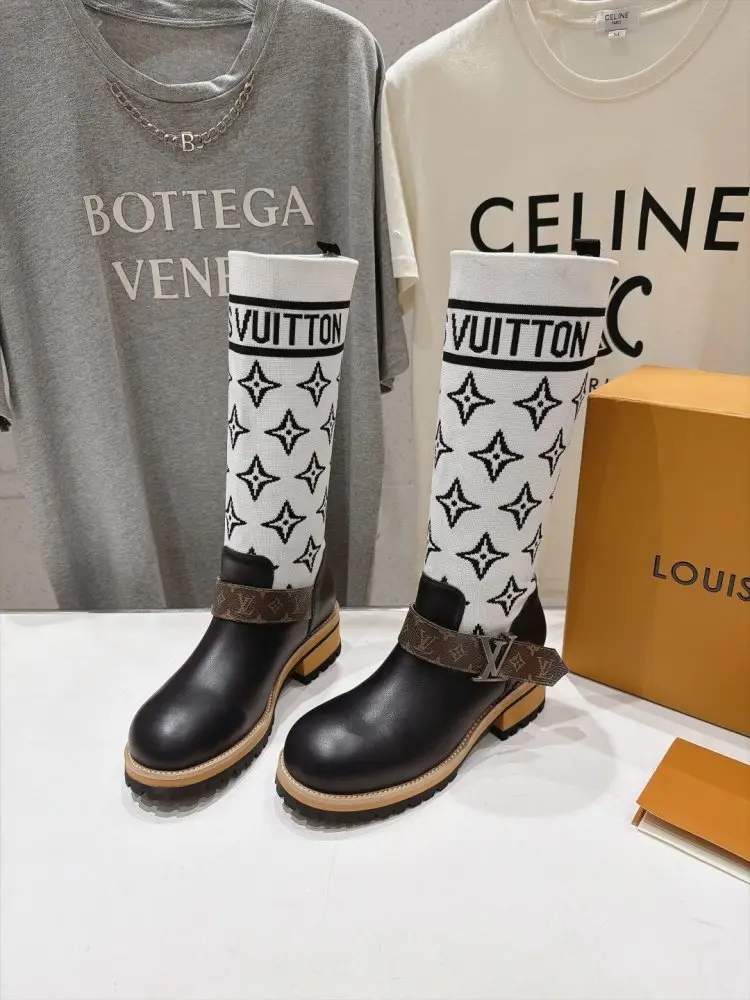 Louis Vuitton Сапоги женские — Фото 4