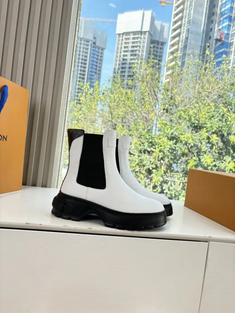 Louis Vuitton Boots women's — Photo 5