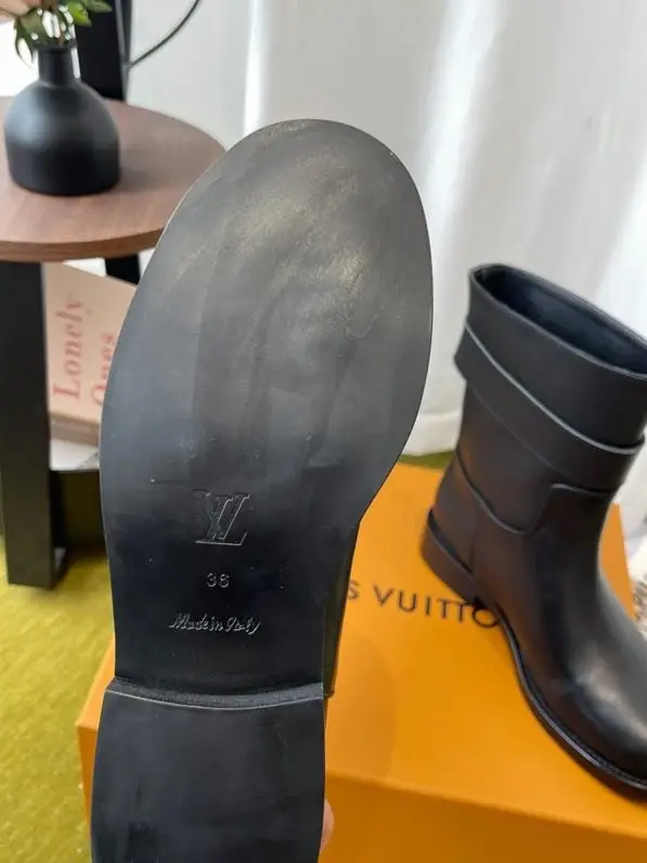 Louis Vuitton Boots women's — Photo 5