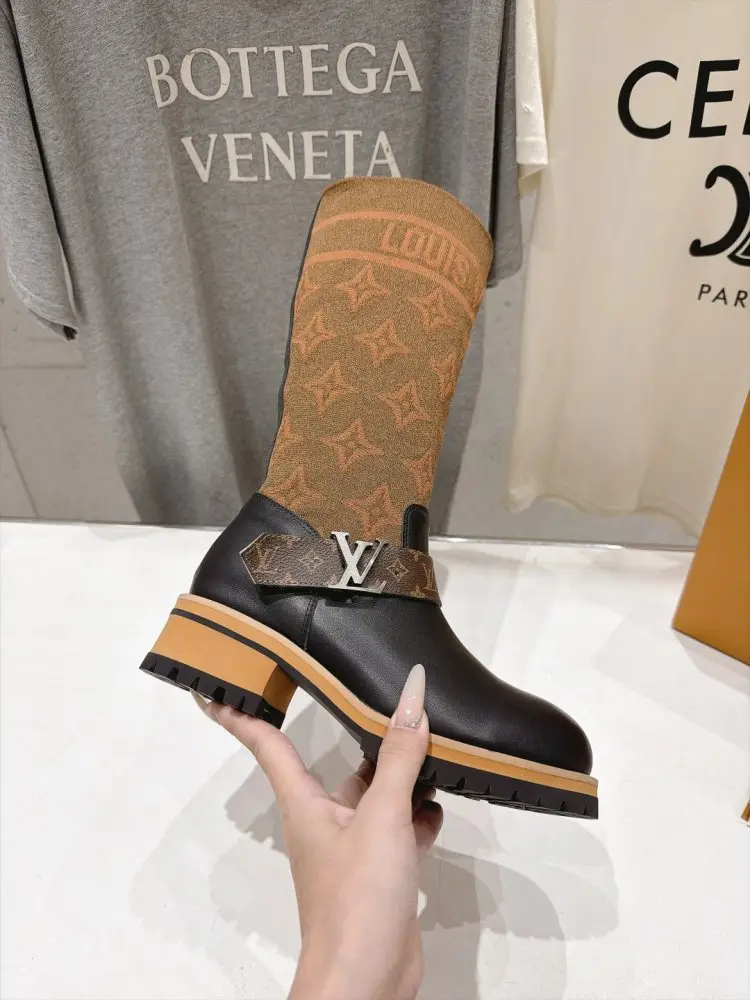 Louis Vuitton Чоботи жіночі — Фото 5