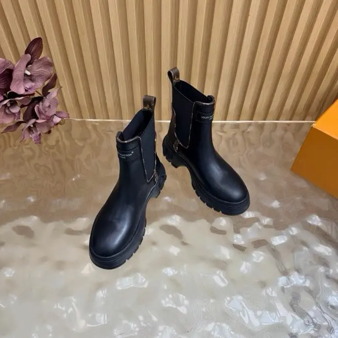 Louis Vuitton Boots women's — Photo 5