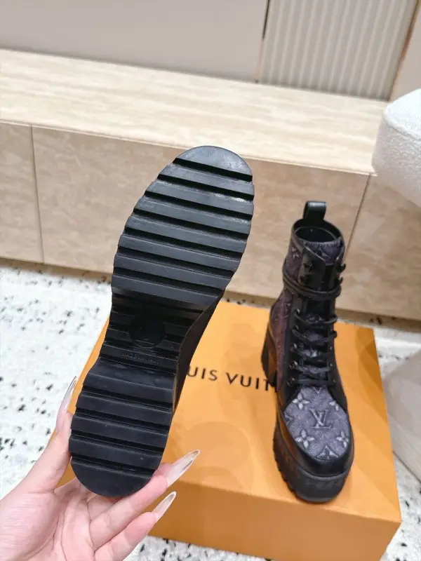 Louis Vuitton Boots women's — Photo 5