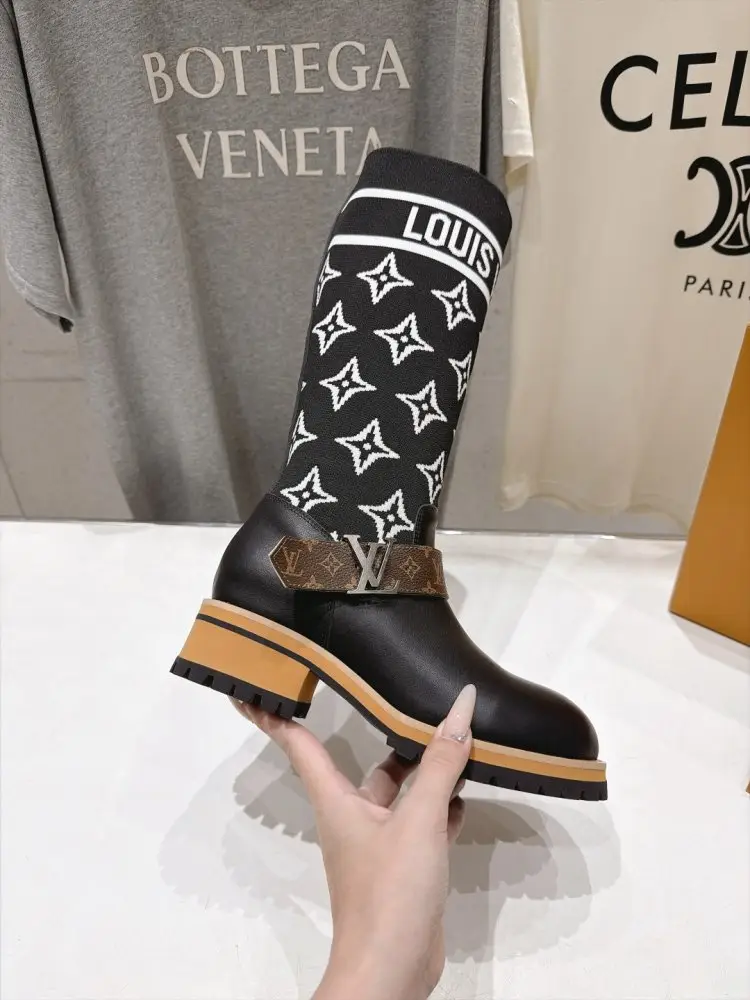 Louis Vuitton Сапоги женские — Фото 5
