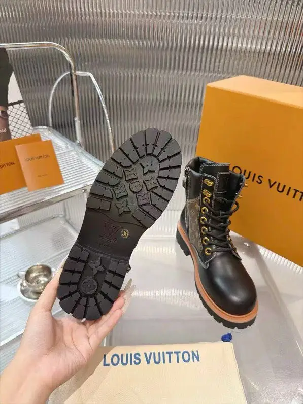 Louis Vuitton Boots women's — Photo 5
