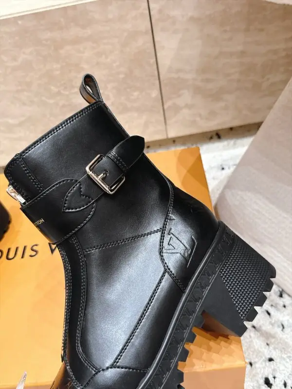 Louis Vuitton Boots women's — Photo 5