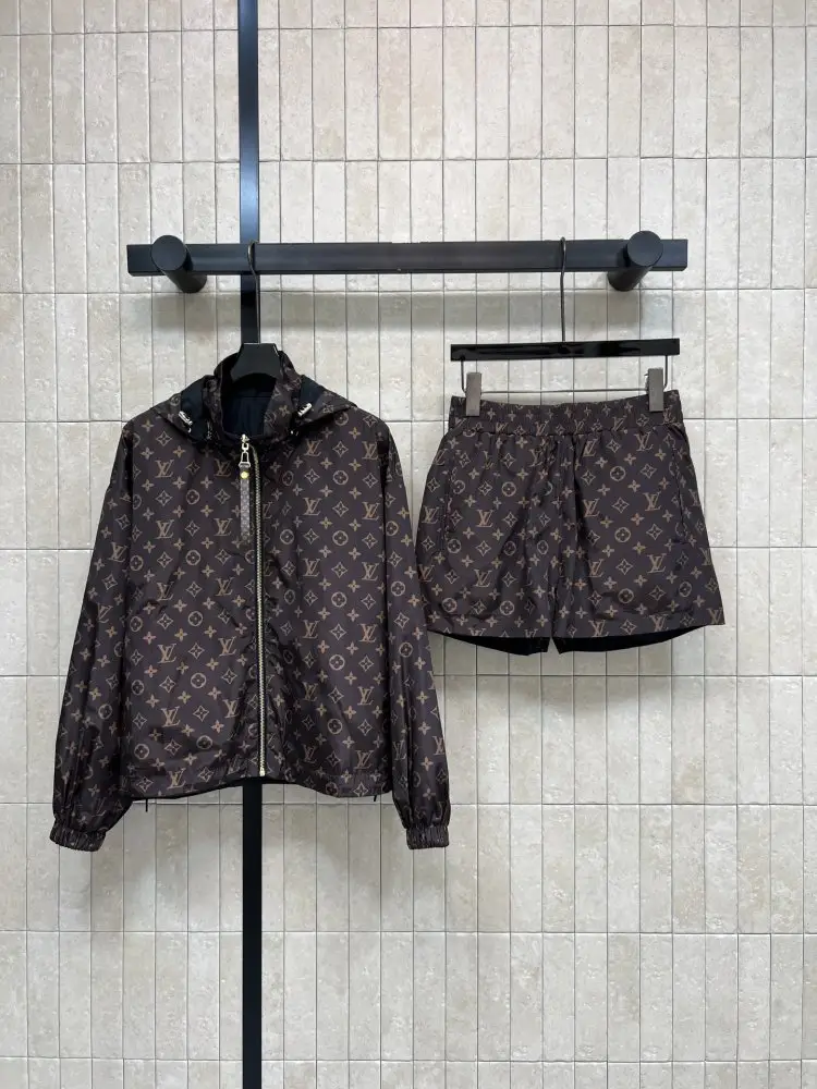 Louis Vuitton — Костюм жіночий