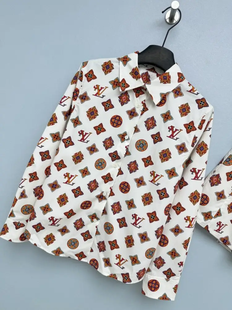 Louis Vuitton Costume female — Photo 2