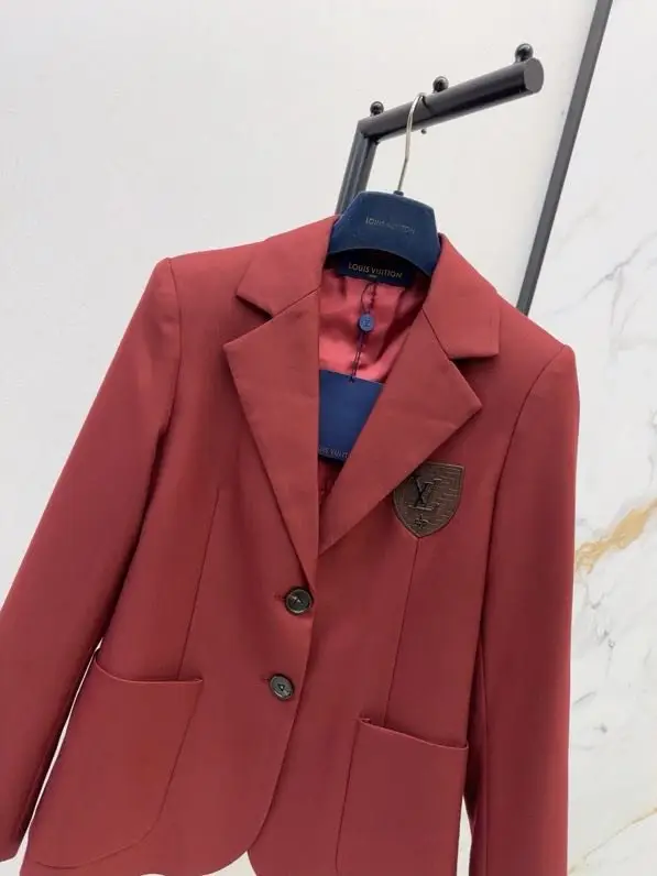 Louis Vuitton Costume female — Photo 3