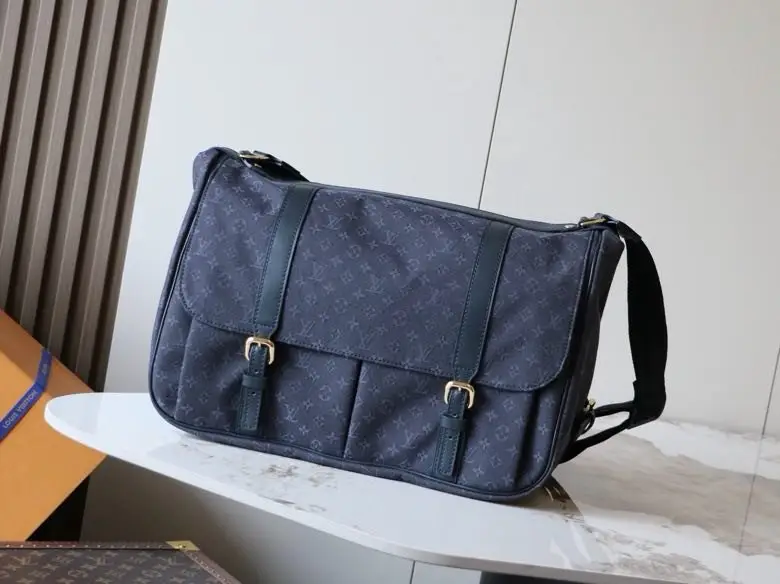 Louis Vuitton — Велика сумка Gemini 43 см
