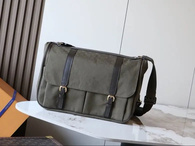 Louis Vuitton — Велика сумка Gemini 43 см