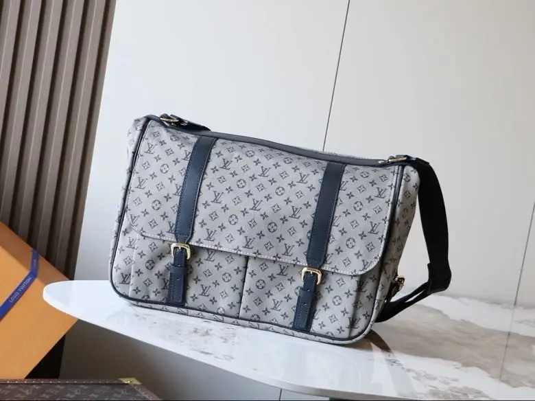 Louis Vuitton — Greater a bag Gemini 43 cm