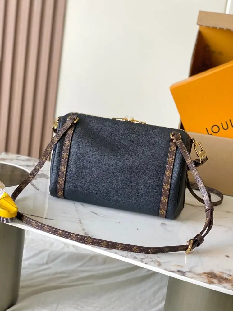 Louis Vuitton Сумочка EXPRESS 17 см — Фото 3