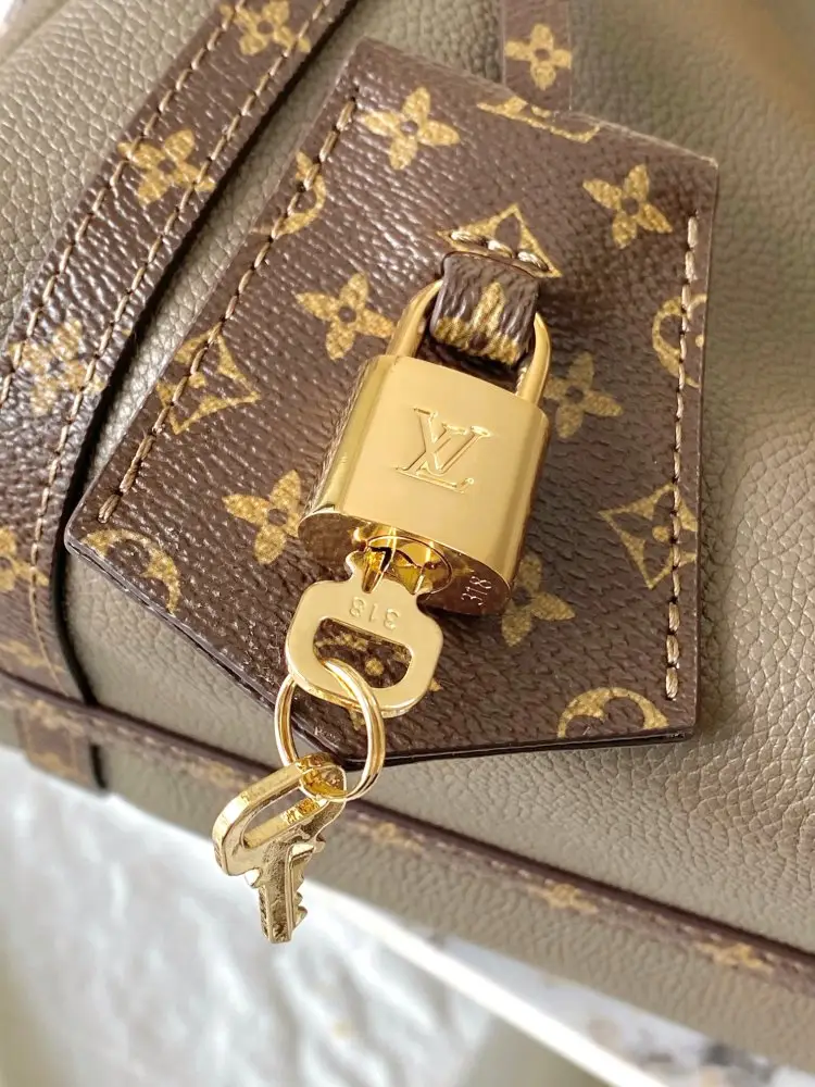 Louis Vuitton Сумочка EXPRESS 17 см — Фото 5