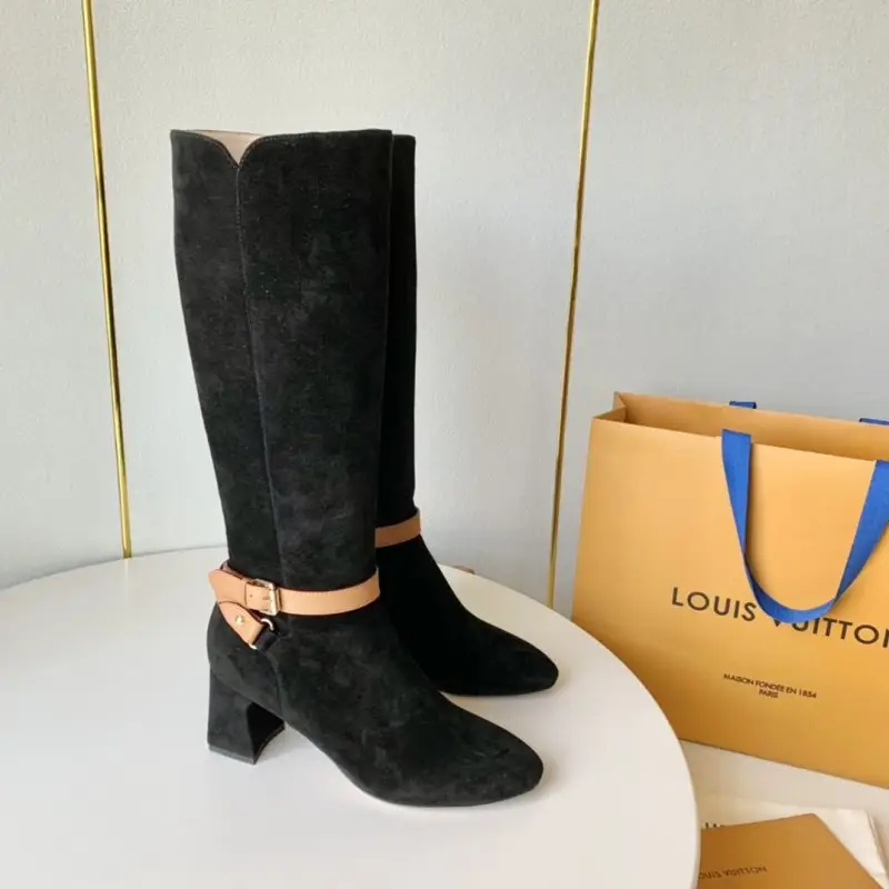 Louis Vuitton — Високі чоботи шкіряні чоботи на підборах