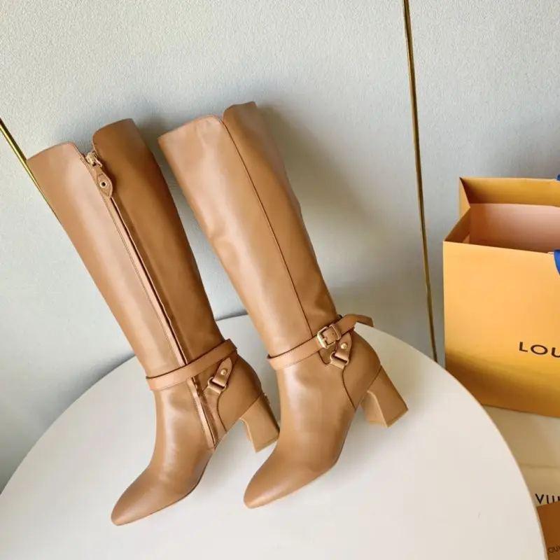 Louis Vuitton High boots leather boots on heel — Photo 2