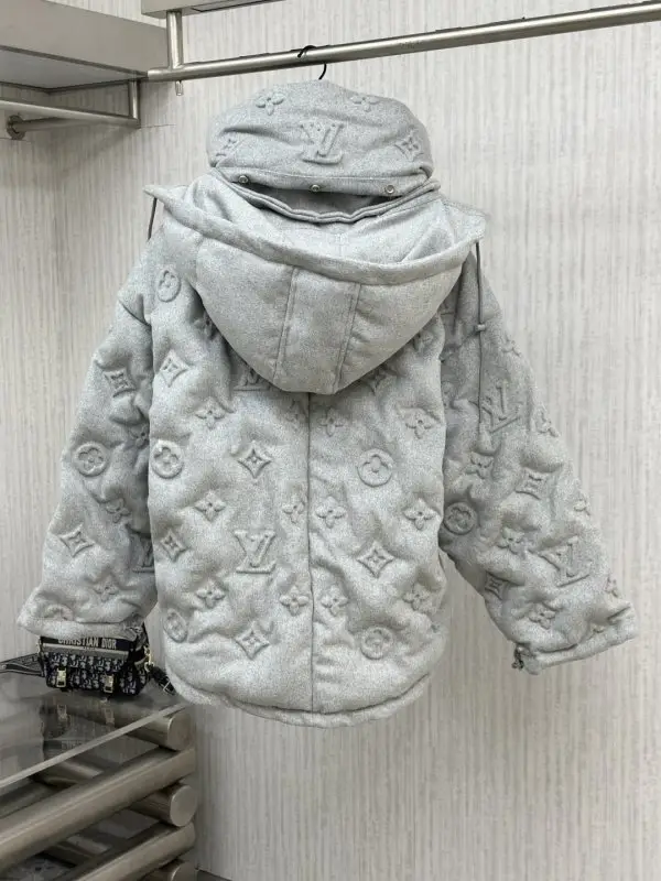 Louis Vuitton Jacket Down jacket women's — Photo 2