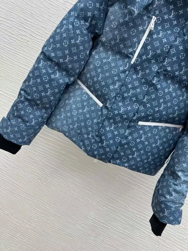 Louis Vuitton Куртка пуховик женская — Фото 5