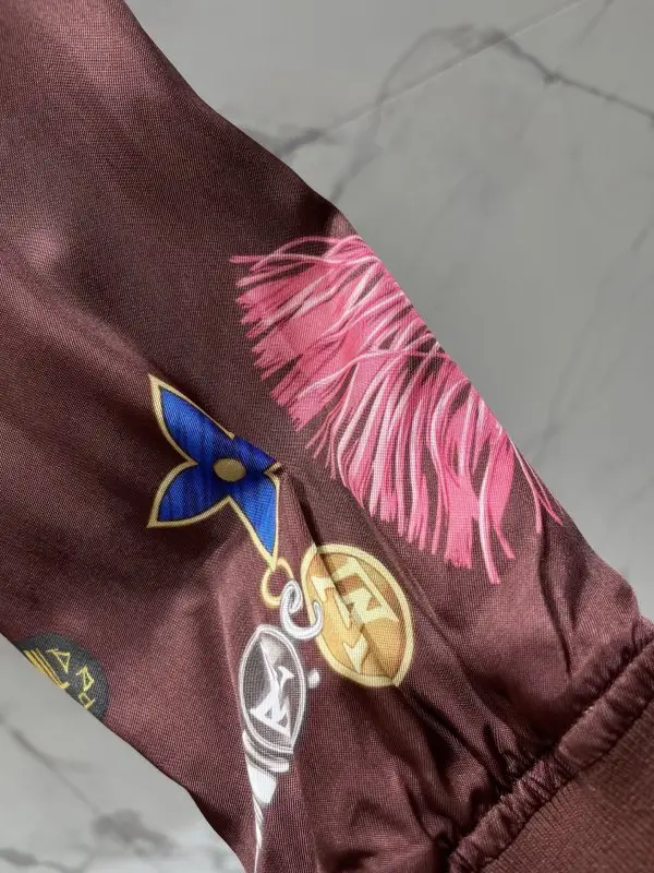 Louis Vuitton Куртка шелковая женская — Фото 5