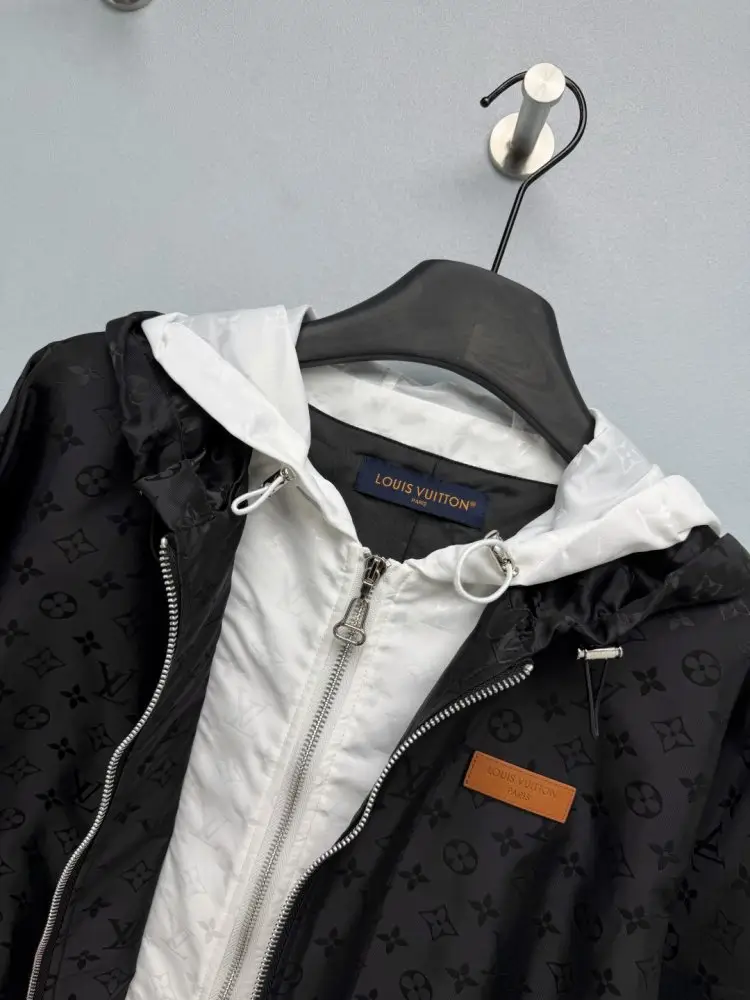 Louis Vuitton Куртка жіноча — Фото 3
