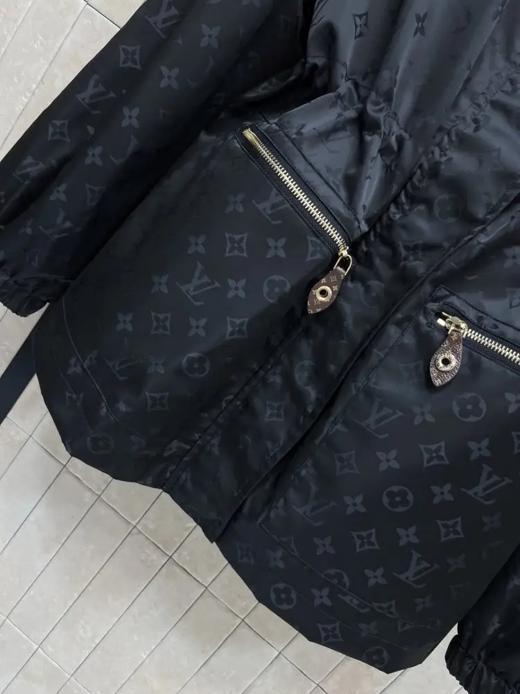 Louis Vuitton Куртка женская — Фото 3