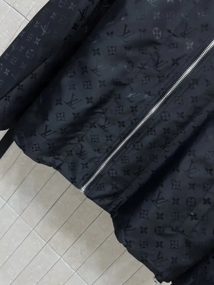 Louis Vuitton Куртка жіноча — Фото 3