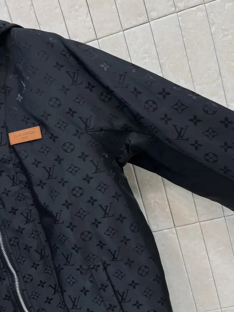 Louis Vuitton Куртка жіноча — Фото 4