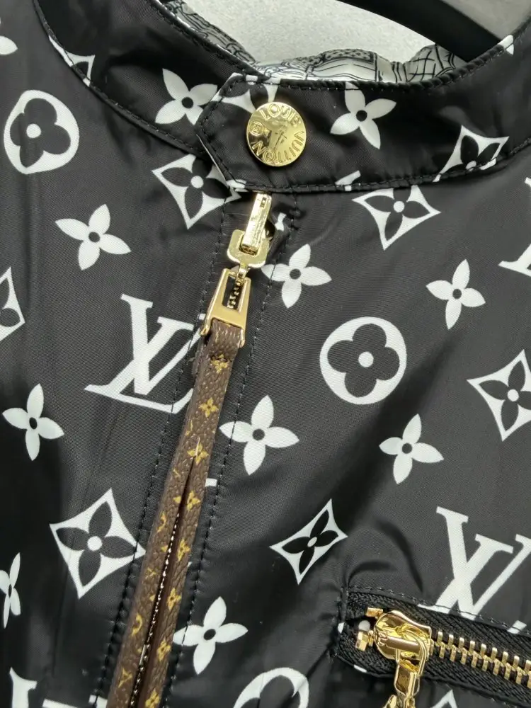 Louis Vuitton Куртка жіноча — Фото 5