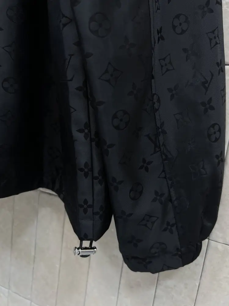 Louis Vuitton Куртка жіноча — Фото 5