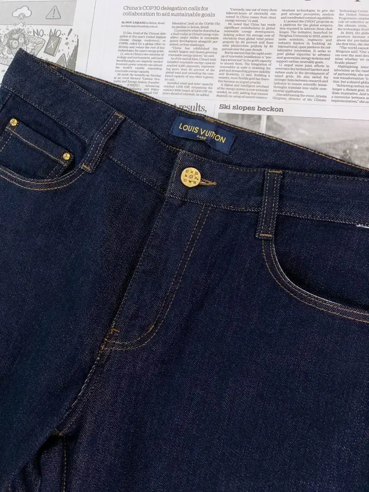 Louis Vuitton Jeans men's — Photo 3
