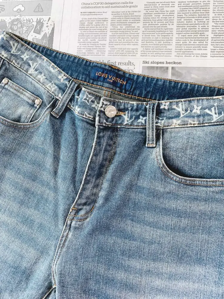 Louis Vuitton Jeans men's — Photo 3