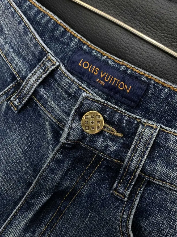 Louis Vuitton Jeans men's — Photo 5