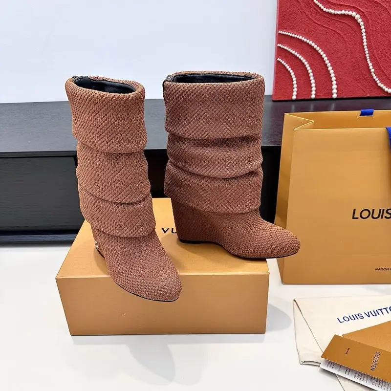 Louis Vuitton — В'язані черевики на танкетці