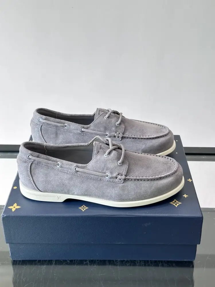 Louis Vuitton Лоферы men's — Photo 1