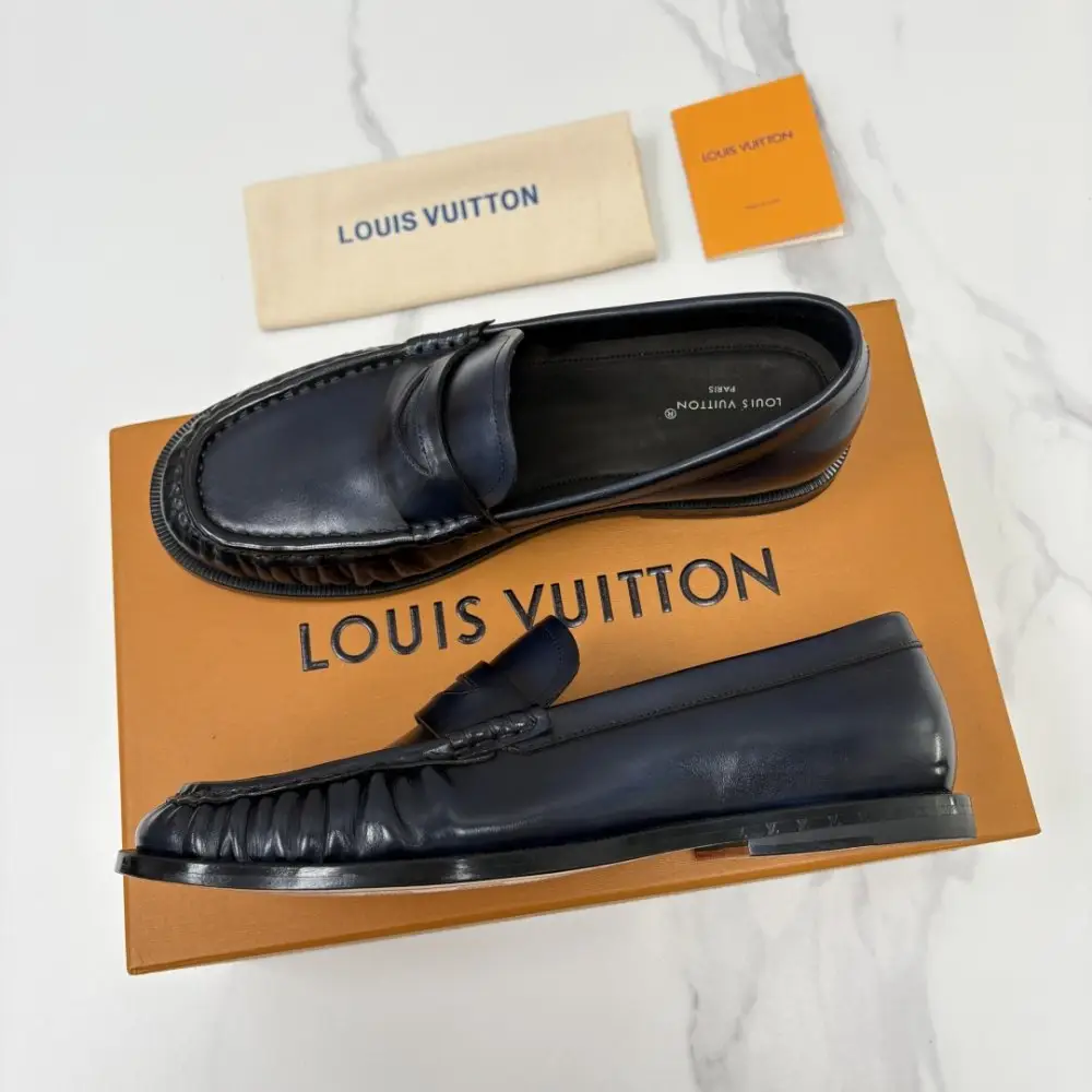 Louis Vuitton Лоферы men's — Photo 3
