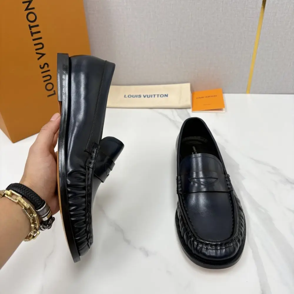 Louis Vuitton Лоферы men's — Photo 4